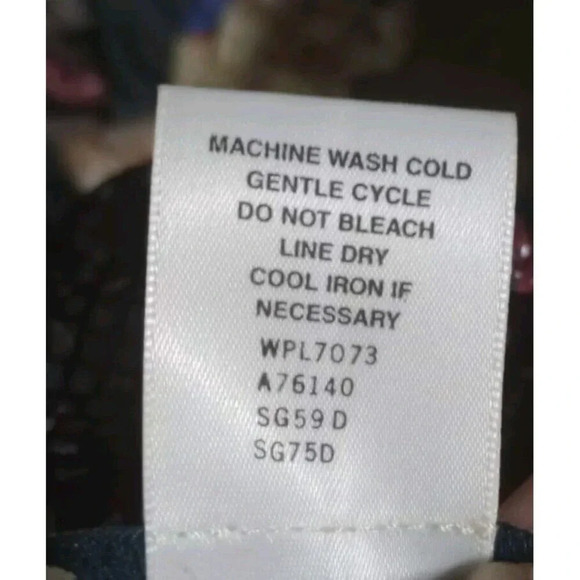 Graver Studio Velvet Top Sleeveless Shimmery Burgundy Holiday Party Size Medium - Picture 4 of 4